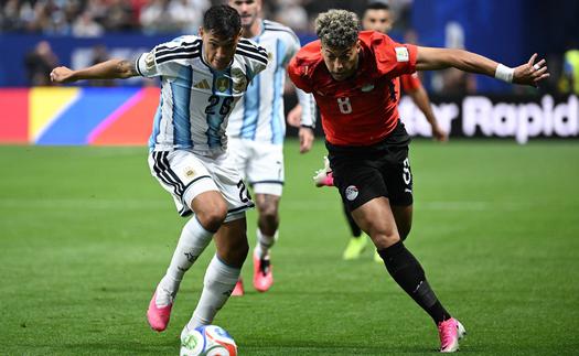 Thơ World Cup: Tứ kết bất ngờ