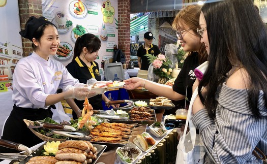 Chiến lược nâng tầm ẩm thực trong phát triển du lịch Việt Nam