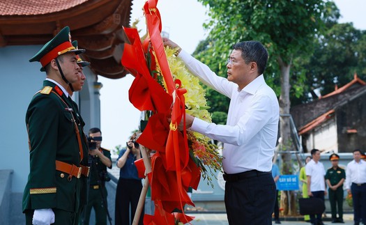 Thủ tướng Lê Minh Hưng tri ân các anh hùng liệt sĩ tại tỉnh Lạng Sơn