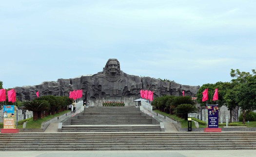 Bảo tàng "đặc biệt" trong lòng Tượng đài Mẹ Việt Nam anh hùng