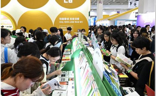 Hồi sinh văn hóa đọc giữa thời đại AI