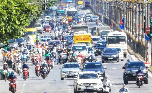 Dự báo thời tiết ngày 13/8: Hà Nội tiếp tục nắng nóng, chiều tối và đêm có mưa