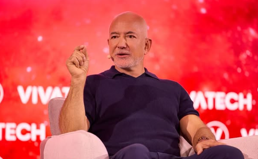 Tỷ phú Jeff Bezos đầu tư vào Liverpool vì điều gì?