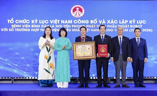 Bệnh viện Bình Dân xác lập kỷ lục gần 4.300 ca phẫu thuật bằng robot