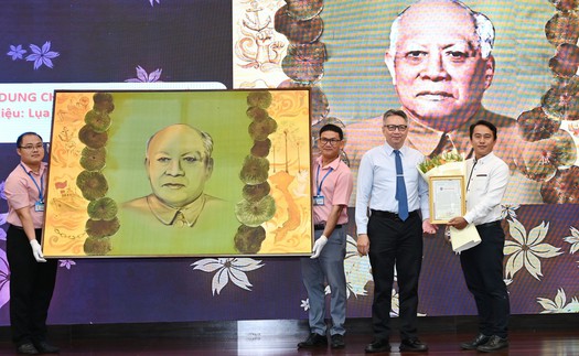Lan tỏa giá trị tấm gương Chủ tịch Tôn Đức Thắng qua "Hành trình 20 mùa hoa"