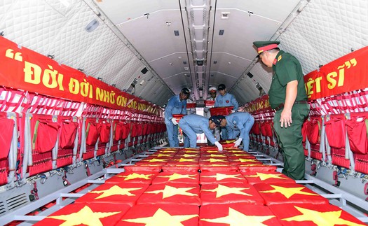 Chuyến bay đặc biệt đưa 7.104 mẫu hài cốt liệt sĩ ra Hà Nội đi tìm danh tính