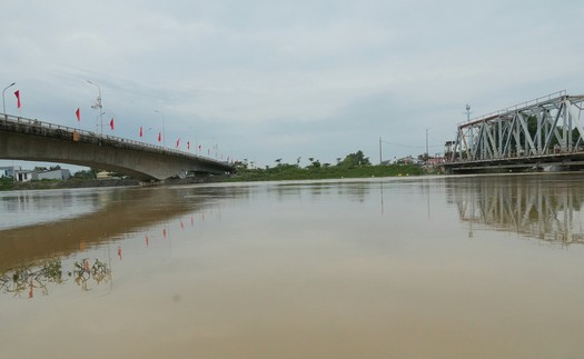Áp thấp nhiệt đới giữ nguyên hướng di chuyển trên ven biển phía Bắc đảo Hải Nam (Trung Quốc)