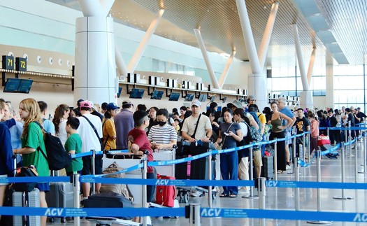 Dự báo lượng khách qua sân bay Tân Sơn Nhất dịp 2/9 tăng cao