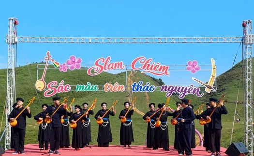 Cập nhật: Long mạch Nà Hang - Đưa văn hóa bản địa lên sân khấu mặt nước