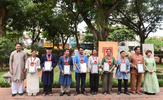 Giới thiệu hình ảnh, tư liệu về 36 phố phường Hà Nội gắn với trải nghiệm nghề truyền thống