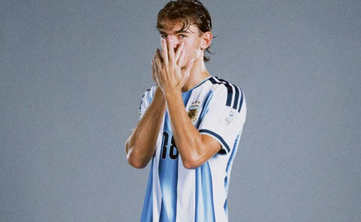 Argentina chốt người kế vị Messi: Sao trẻ 21 tuổi nhận áo số 10 huyền thoại