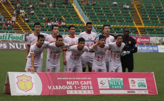 Thắng luân lưu trước Hà Nội B, Nam Định ở lại V-League