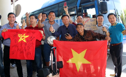 Tuyển Việt Nam đến Lào, tự tin chinh phục AFF Cup