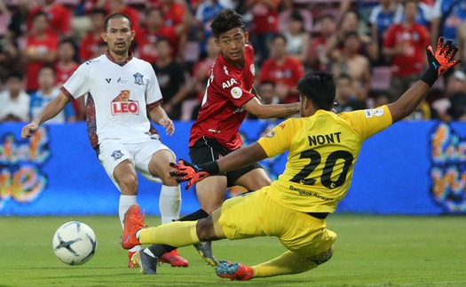 Văn Lâm tự hào khi cùng Muangthong United thắng trận đầu tại Thai League