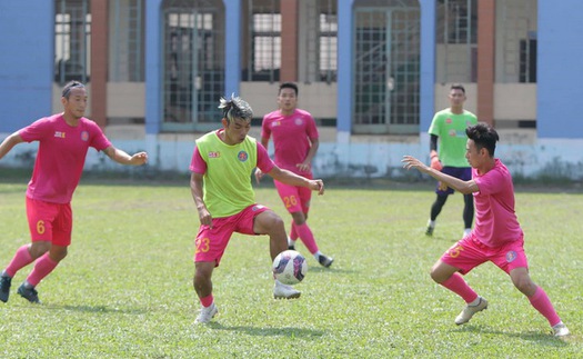 HLV Lê Thụy Hải: ‘J-League khác V-League, Văn Triền không dễ thành công’