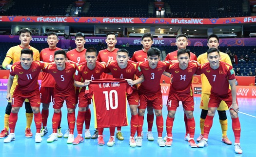 Tuyển futsal về nước ngày 24/9, HLV Phạm Minh Giang khỏe