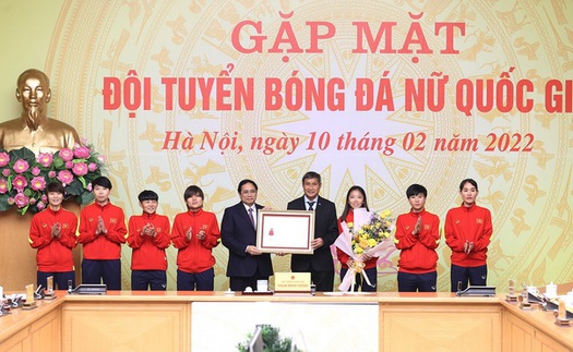 Thủ tướng Phạm Minh Chính tuyên dương đội tuyển bóng đá nữ Việt Nam