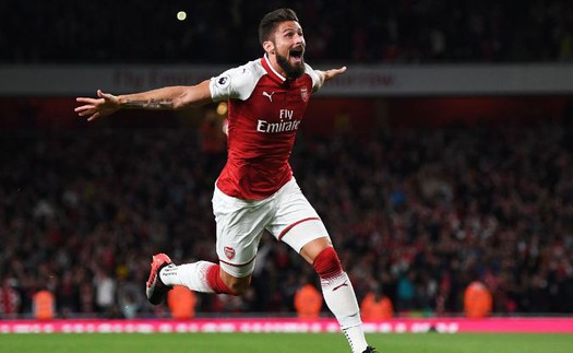 Arsenal may mắn vì có 'vũ khí trong tay áo' Olivier Giroud