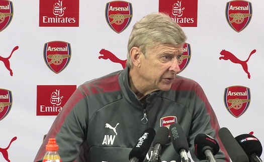 Wenger gọi lịch thi đấu là ‘tàn nhẫn’, Pulis ám chỉ trọng tài thiên vị Arsenal