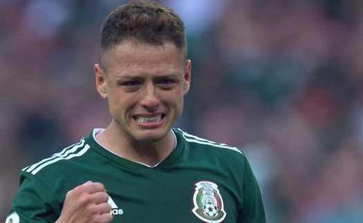 Chicharito bật khóc sau chiến thắng lịch sử của Mexico trước Đức