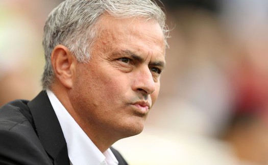 Mourinho bất ngờ ra thông báo về tương lai trước trận đấu với Juventus