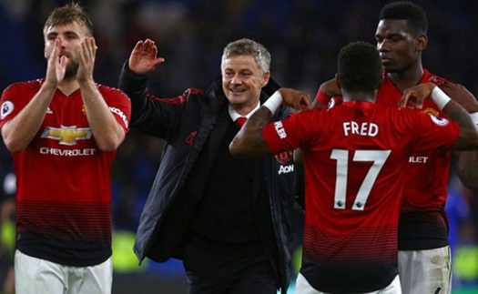 Solskjaer đã nói điều gì về Mourinho sau khi có chiến thắng tưng bừng?