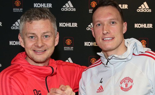 Phil Jones: ‘Với Solskjaer, MU sẽ là ứng cử viên cho chức vô địch’