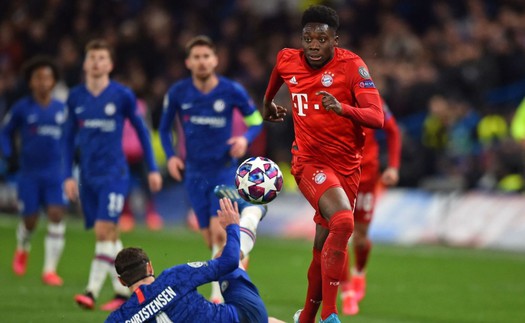 Alphonso Davies: Ngôi sao của Bayern Munich vụt sáng từ trong vũng lầy tị nạn