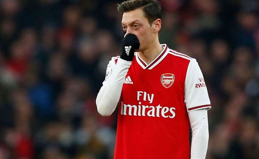 Mesut Oezil: Ngồi chơi 7 tháng, nhận 8 triệu bảng phí trung thành