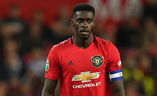 MU: Tuanzebe chơi xuất sắc trước PSG, Ryan Giggs đưa lời khuyên