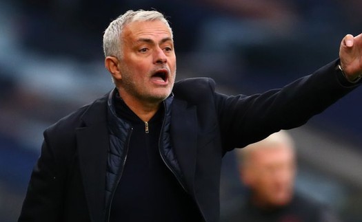 Bóng đá hôm nay 2/11: Cầu thủ MU sẽ khiến Ole bị sa thải. Mourinho chỉ trích trọng tài