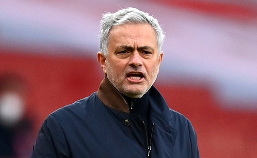 Tottenham bị loại khỏi Europa League đầy cay đắng, CĐV đòi sa thải Mourinho