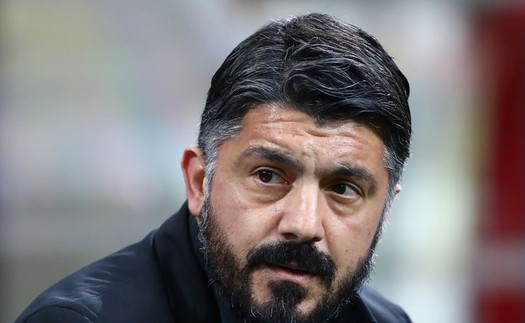 Chủ tịch Napoli sa thải Gattuso qua mạng xã hội