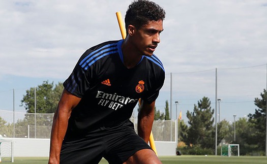 Fabrizio Romano: Varane đang trên đường tới MU