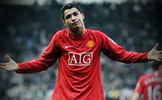 Tiết lộ lý do thực sự khiến MU chiêu mộ Ronaldo vào phút chót