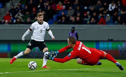 Timo Werner lại bỏ lỡ cơ hội trước gôn trống, CĐV ngán ngẩm