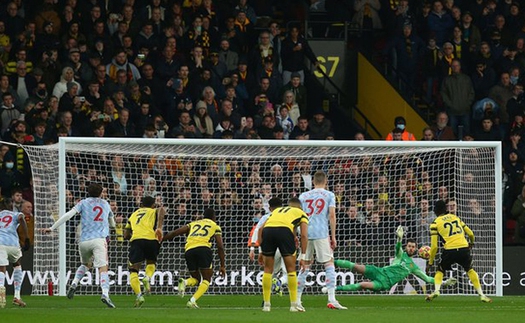 De Gea cản thành công liên tiếp 2 quả pen của Watford, MU vẫn thua trận