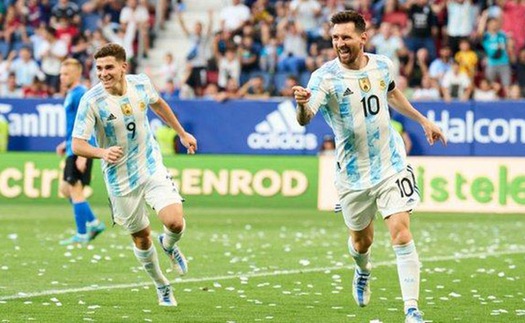 Messi ghi 5 bàn trong chiến thắng của Argentina