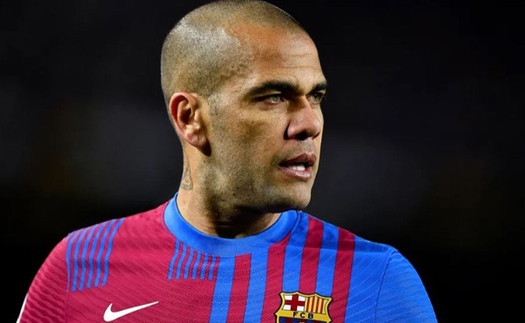 Bóng đá hôm nay 12/7: Phái đoàn MU đến Barcelona chốt vụ De Jong, Alves chỉ trích Barca