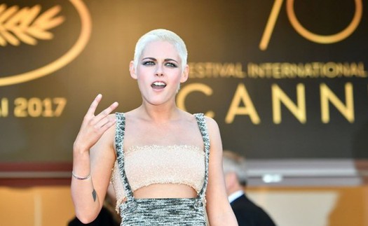 Mỹ nhân Kristen Stewart chia tay biệt danh 'bình hoa di động'