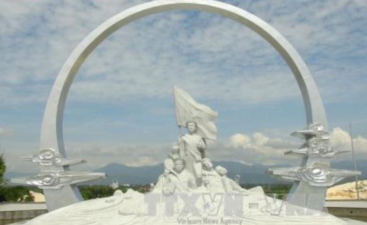 Khánh thành tượng đài chiến sỹ Gạc Ma tưởng niệm 'Những người nằm lại phía chân trời'
