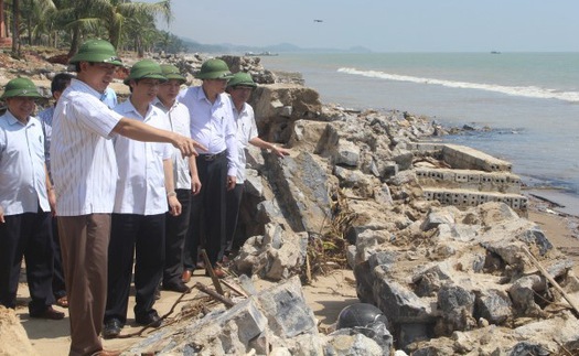 Cần khẩn trương đầu tư xây dựng tuyến kè chắn sóng tại Khu du lịch biển Hải Tiến