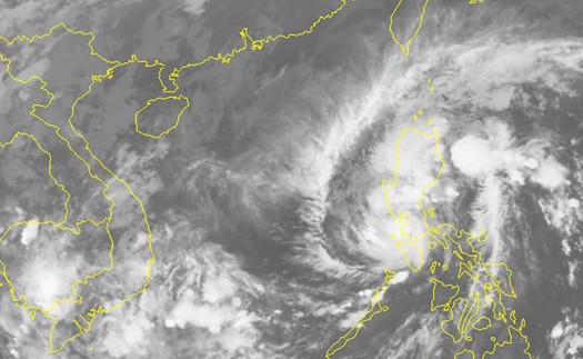 Bão số 13 giật cấp 10, cách Hoàng Sa 930km và khả năng mạnh thêm