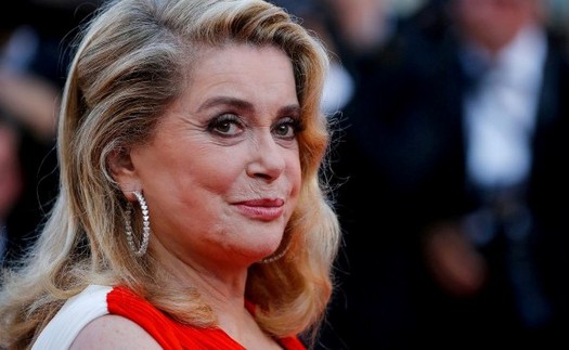 'Huyền thoại' Catherine Deneuve 'gây bão' với quan điểm: đàn ông có quyền 'quấy rầy'