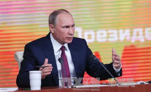 Tổng thống Vladimir Putin sẽ 'tọa sơn quan hổ đấu' cuộc vượt rào của 7 'đối thủ'