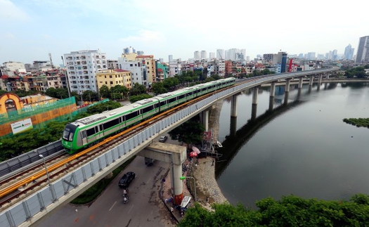 Đoàn tàu tuyến đường sắt đô thị Cát Linh-Hà Đông chạy thử