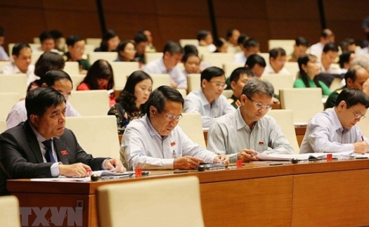 Kỳ họp thứ 6, Quốc hội khóa XIV: Thảo luận hai dự án Luật