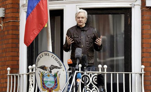 Tổng thống Ecuador muốn ông chủ WikiLeaks sớm rời khỏi Đại sứ quán nước này tại Anh