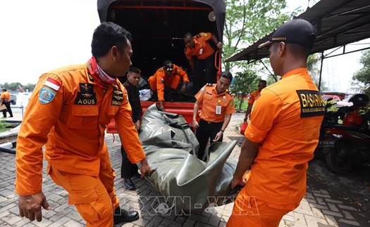 Rơi máy bay tại Indonesia: Lion Air nối lại chiến dịch tìm kiếm