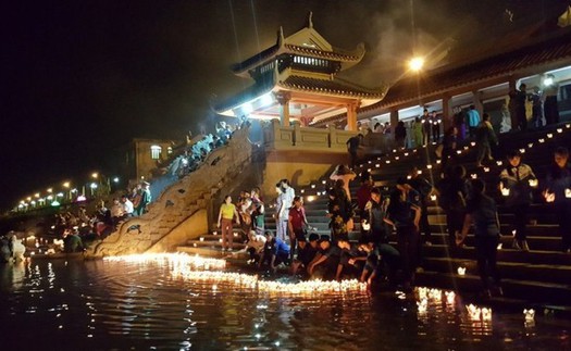 Sống chậm cuối tuần: Cuối năm ở bến đợi sông Thạch Hãn